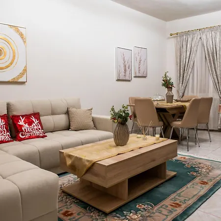 Ioanna's Home-trikala Tríkala